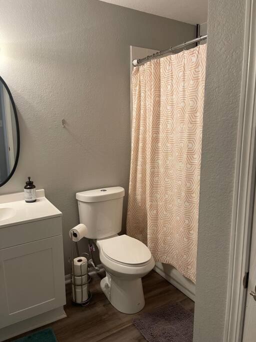 The Irene - 2 Bedroom Apt In Quilt Town, Usa Hamilton ภายนอก รูปภาพ