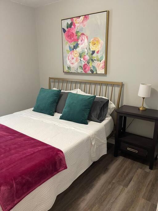 The Irene - 2 Bedroom Apt In Quilt Town, Usa Hamilton ภายนอก รูปภาพ