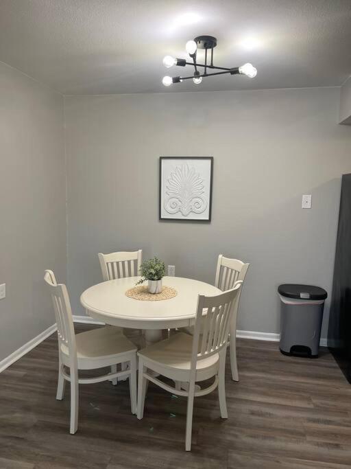The Irene - 2 Bedroom Apt In Quilt Town, Usa Hamilton ภายนอก รูปภาพ