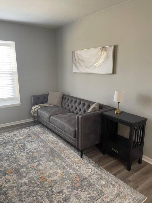 The Irene - 2 Bedroom Apt In Quilt Town, Usa Hamilton ภายนอก รูปภาพ