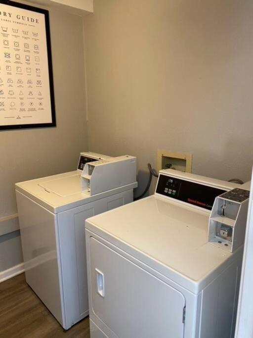 The Irene - 2 Bedroom Apt In Quilt Town, Usa Hamilton ภายนอก รูปภาพ